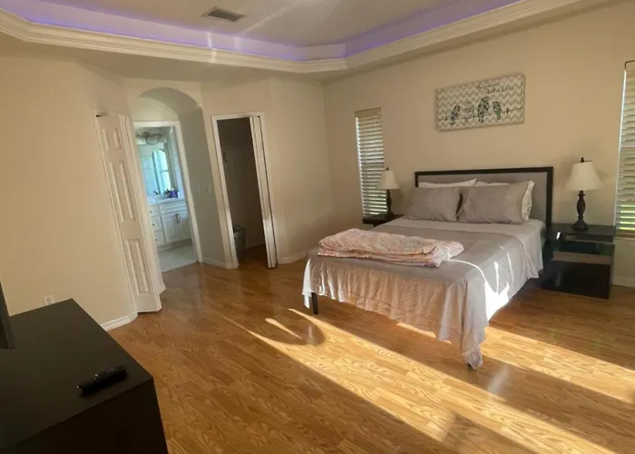 Pool Home In Englewood